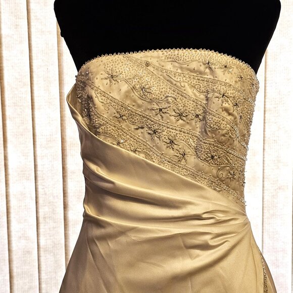 Maggie Sottero Couture White Beaded Wedding Dress 10 - Picture 2 of 13